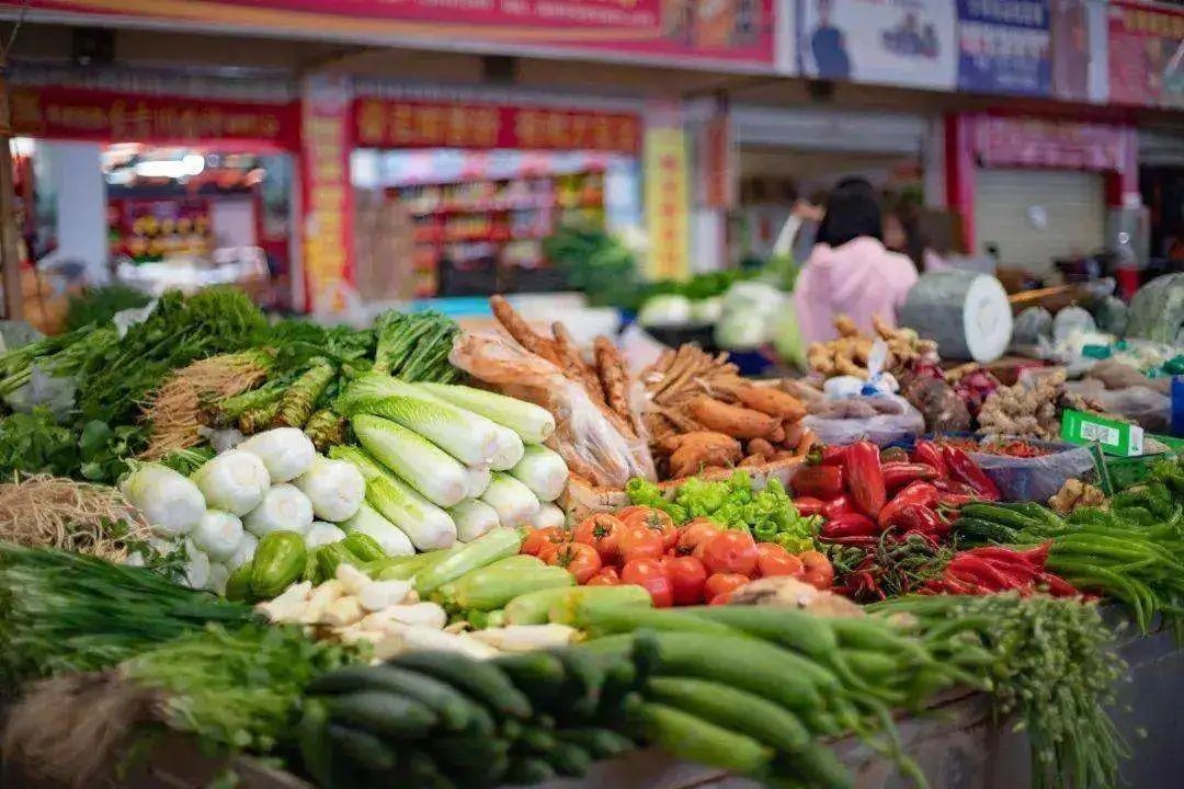 走！一起去逛菜市場